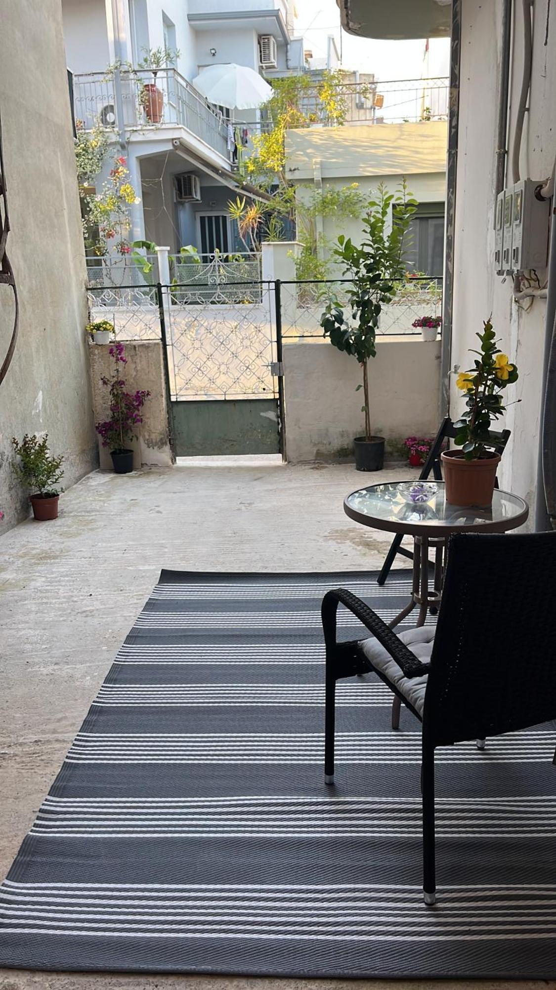 Noa - Designed Garden Studio In The City Center Καλαμάτα Εξωτερικό φωτογραφία