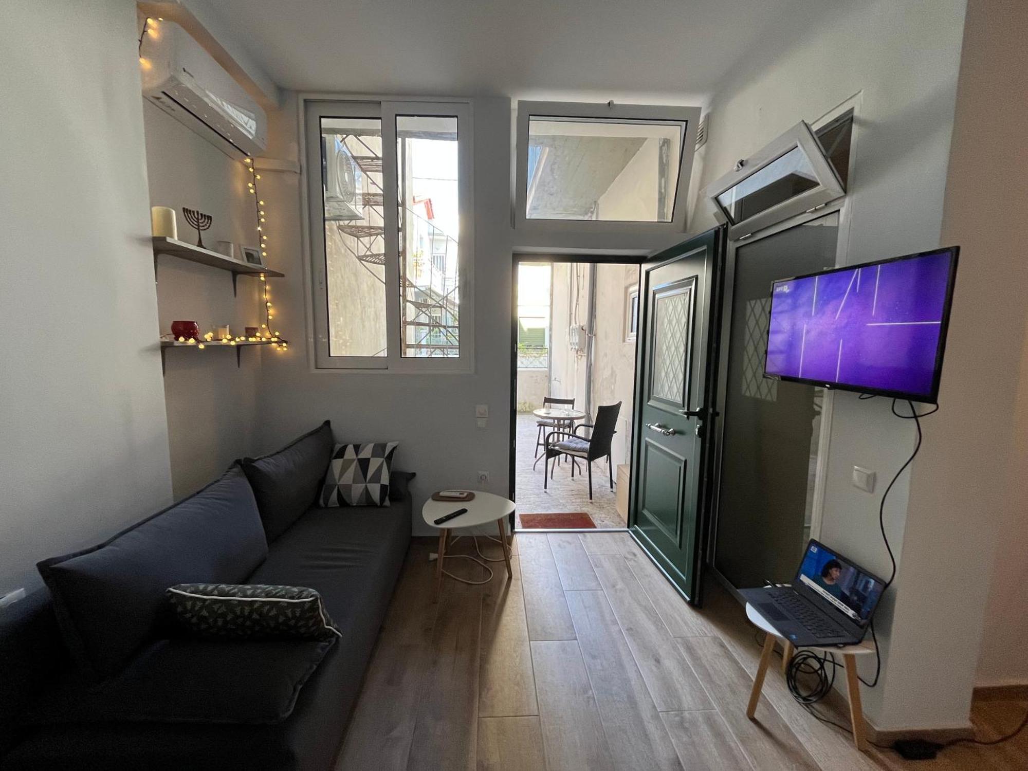 Noa - Designed Garden Studio In The City Center Καλαμάτα Εξωτερικό φωτογραφία