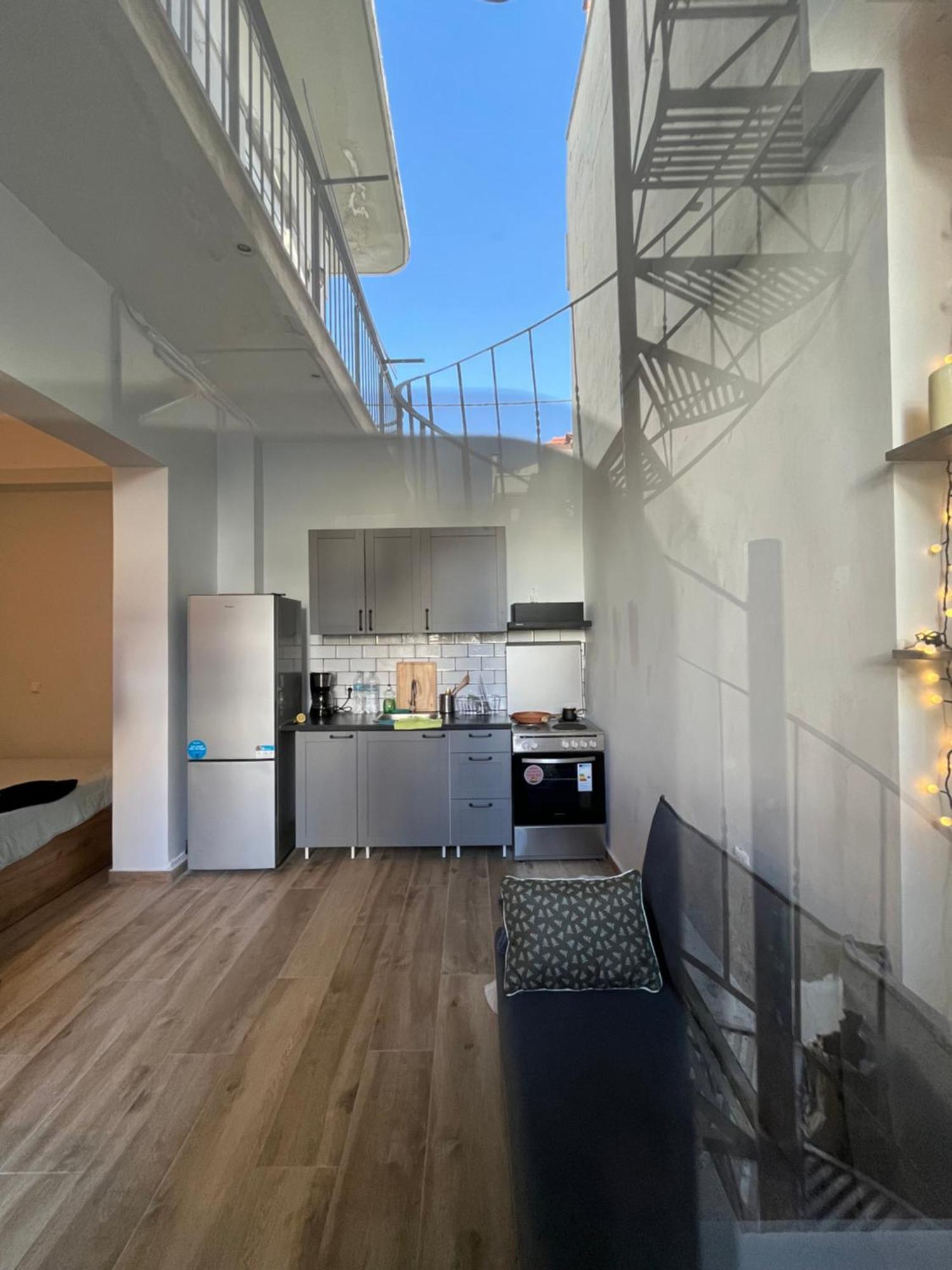 Noa - Designed Garden Studio In The City Center Καλαμάτα Εξωτερικό φωτογραφία