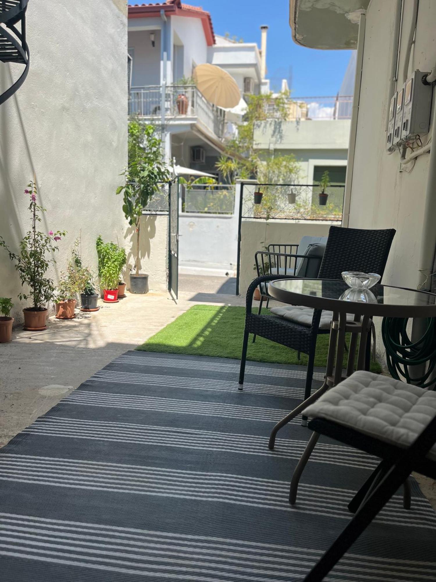 Noa - Designed Garden Studio In The City Center Καλαμάτα Εξωτερικό φωτογραφία